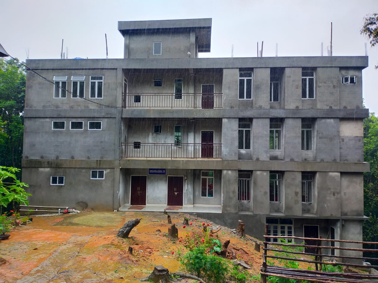 Chhawmdawlna In-a Mipa Hostel thar ‘Hmangaihna In’ Hlanna neih a ni.