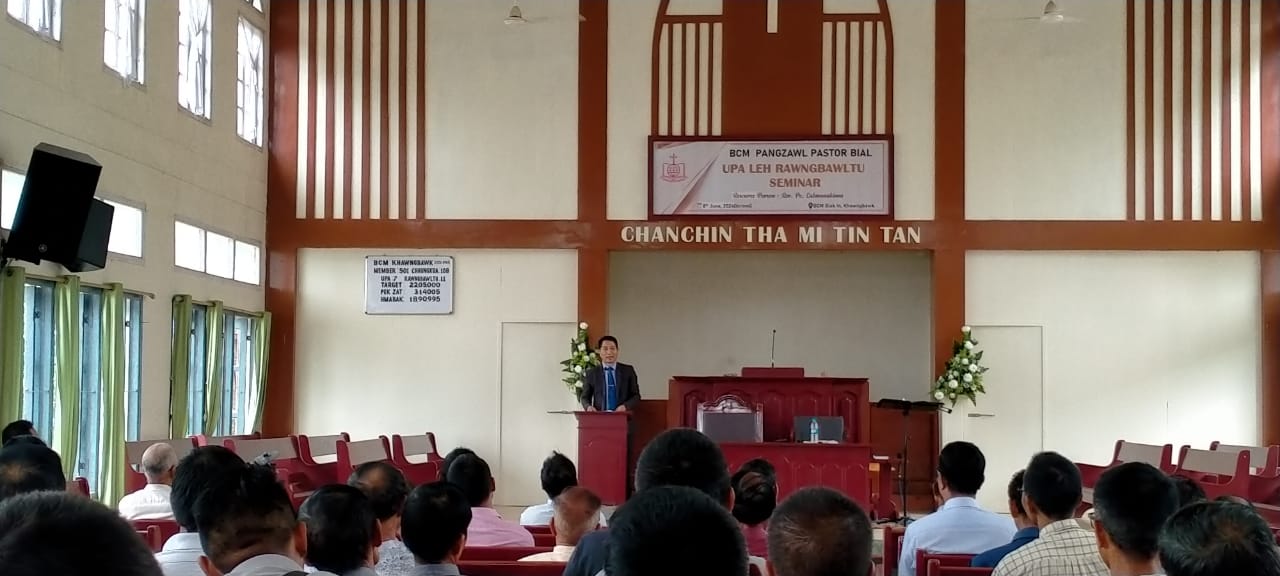 Pangzawl pastor bial-ah Upa leh rawngbawltu Seminar neih a ni.